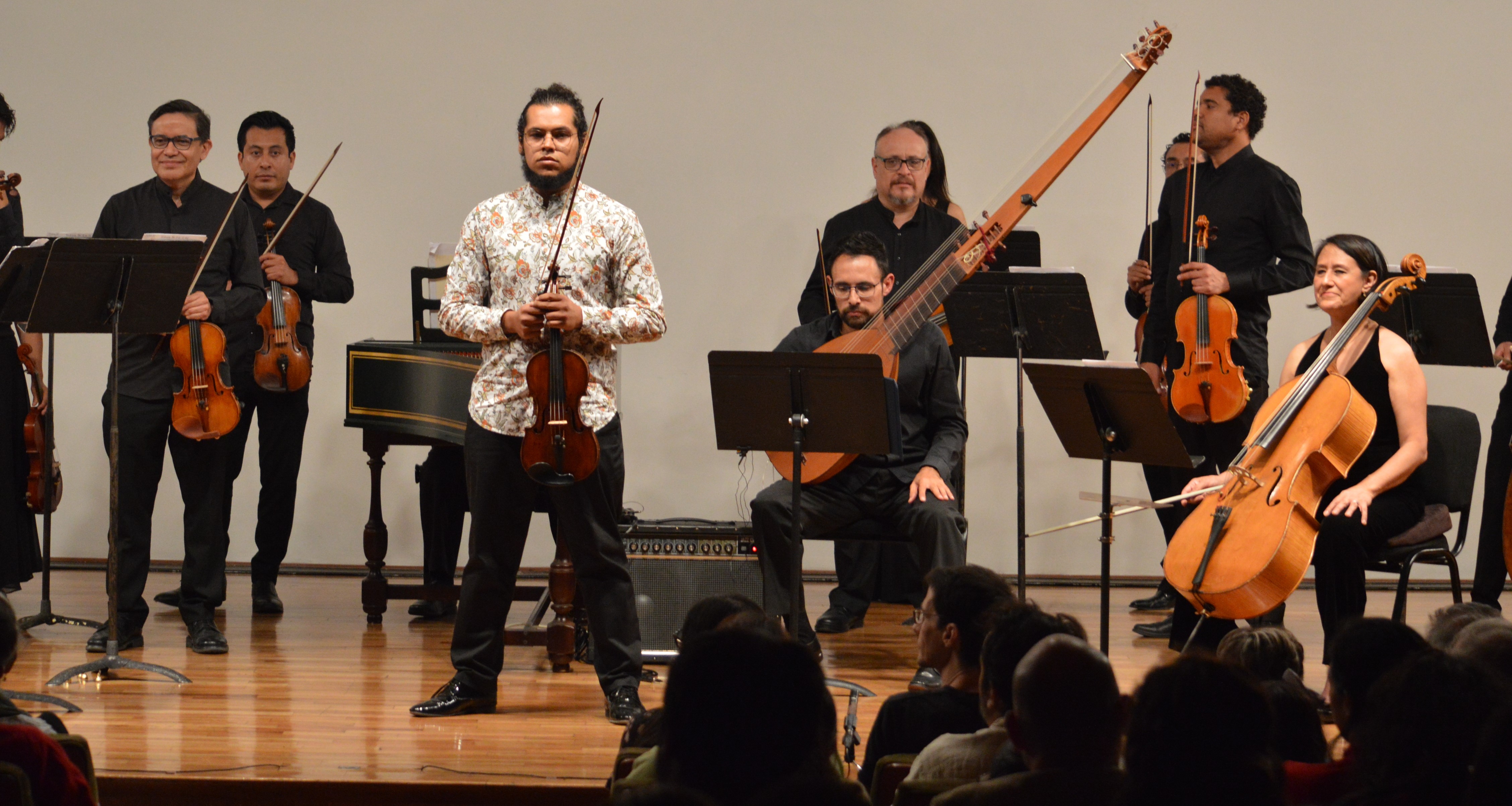 La Orquesta de Cámara de Bellas Artes y el violinista Francisco Ageo