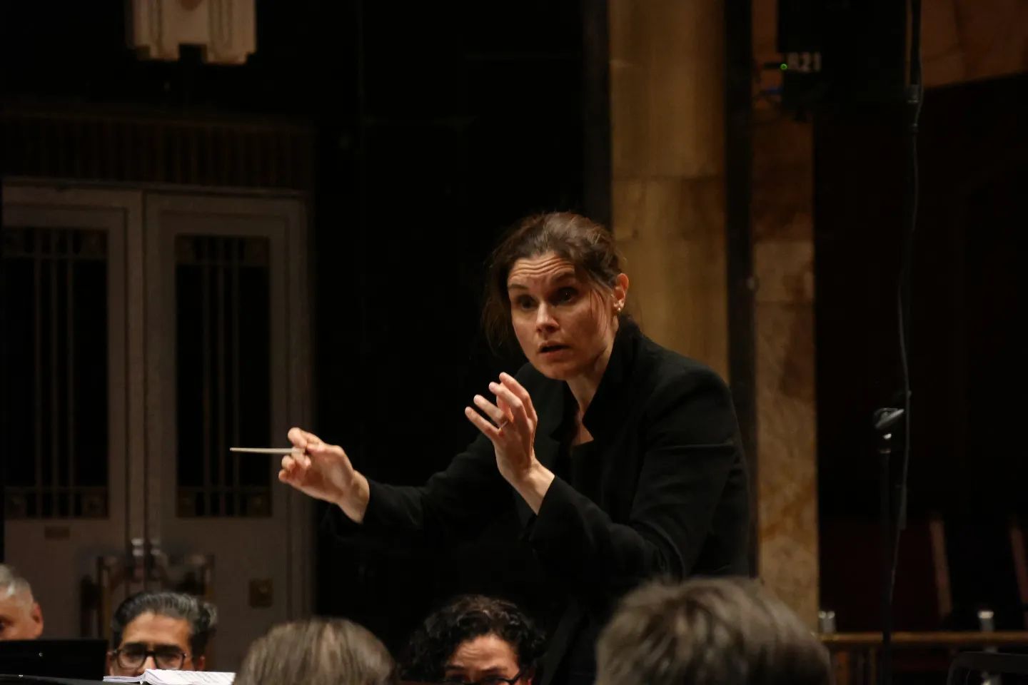 <strong>La directora búlgara Delyana Lazarova se ganó los aplausos del público en su debut en México con la Orquesta Sinfónica Nacional</strong>